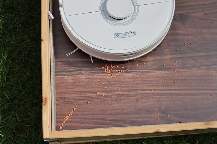 Roborock Q7 Max is about to clean a corner.